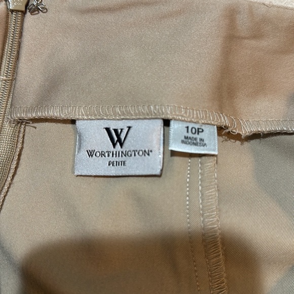 Set. Beige blouse and brownish skirt - Picture 14 of 14